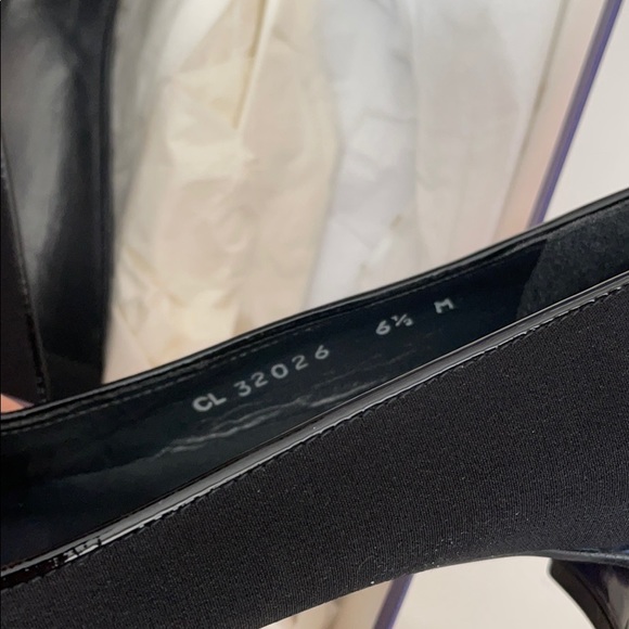 Stuart Weitzman black pumps - Picture 4 of 6